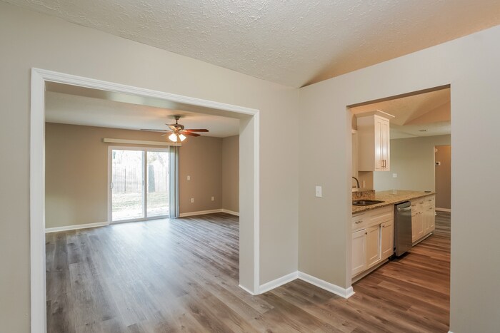 Building Photo - 4140 Spring Way Cir