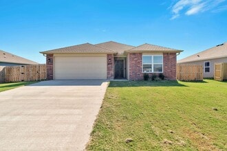 Building Photo - Spacious 3 bed, 2 bath in East Siloam Spri...