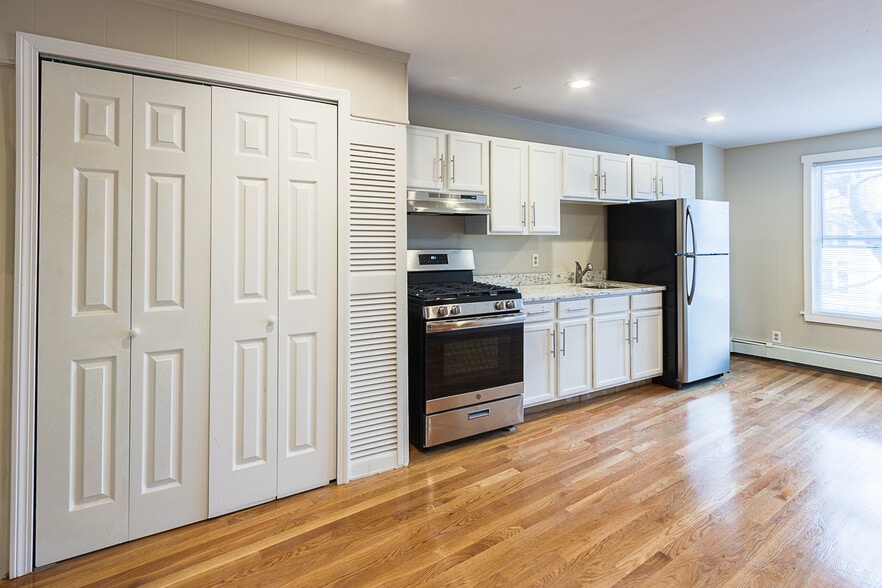 Building Photo - 97 Bridge St