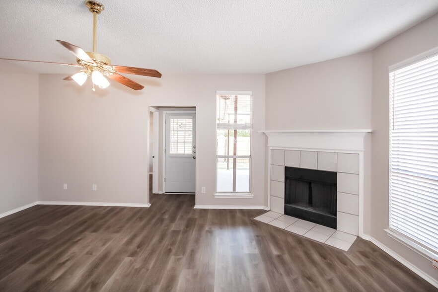 Building Photo - 321 Candlestick Trail