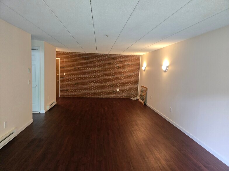 Building Photo - 50 Webster St