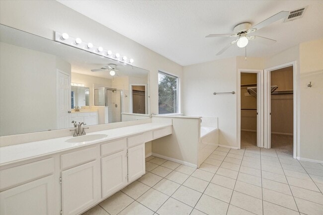 Building Photo - 16403 Wellers Way