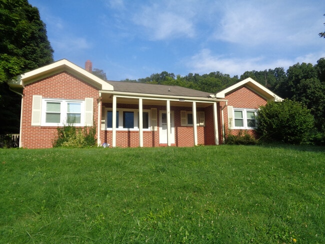 Primary Photo - 180 Owl Creek Rd