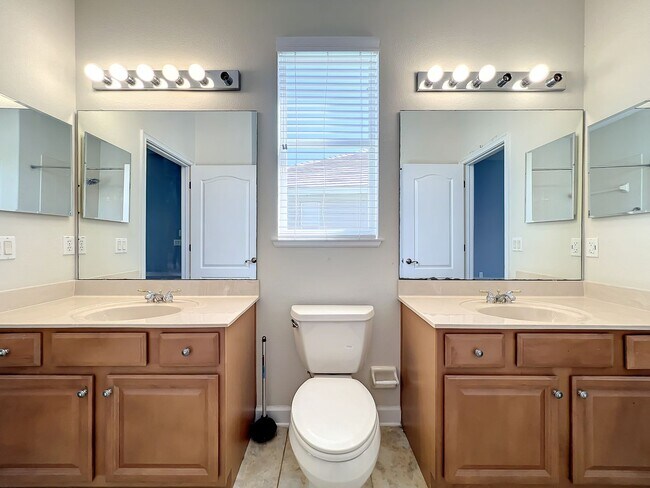 Building Photo - Gated, Lake Nona Luxury