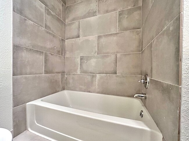 Building Photo - 12904 Lazyfield Trail