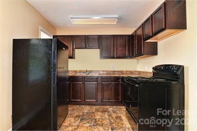 Building Photo - 1311 Sims Cir