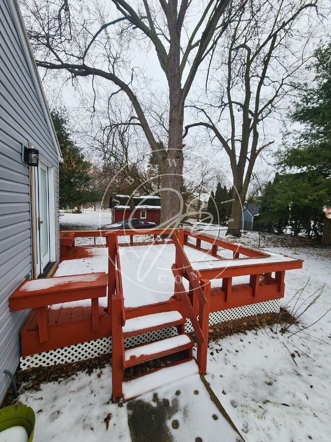 Building Photo - MUST SEE! Updated 3-Bedroom Home with Finished Basement & Large Fenced Yard