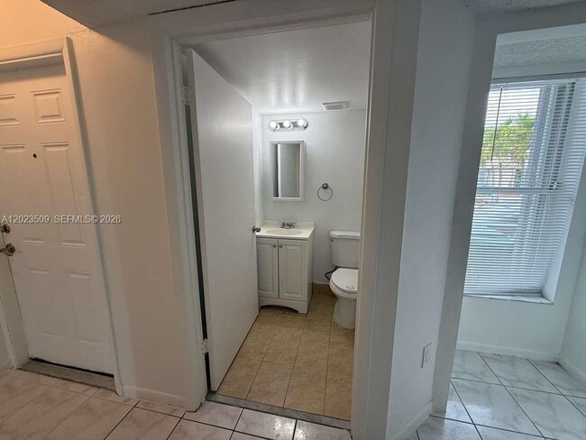 Building Photo - 1137 NW 123rd Ct