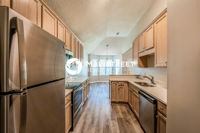 Building Photo - 4928 Madison Cir