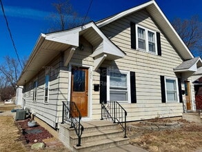 Building Photo - 224 W Campbell St