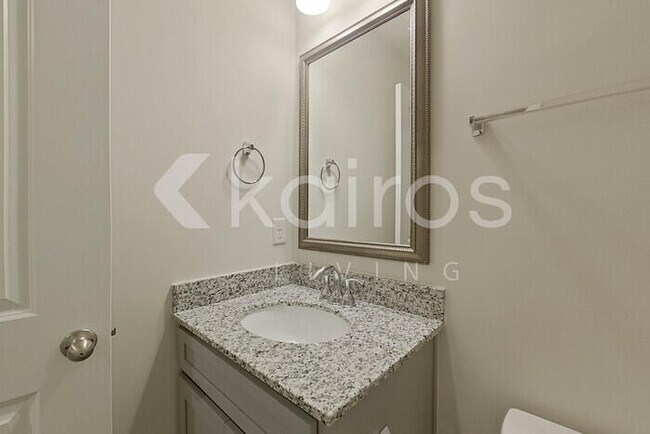 Building Photo - 2279 Banyon Cir