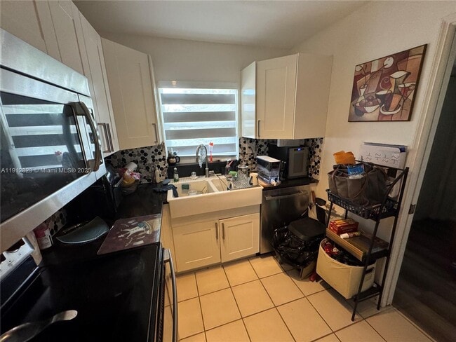 Building Photo - 9495 Evergreen Pl