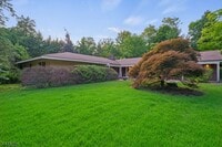 Building Photo - 29 Wayside Pl