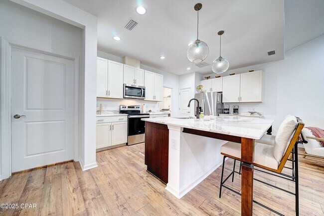 Building Photo - 8980 Coral Reef Wy