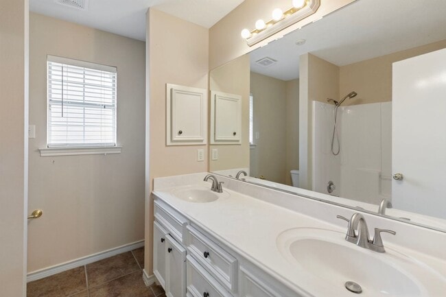 Building Photo - MAY MOVE IN!  3 Bed, 2 Bath Home in Bryan Available Now!