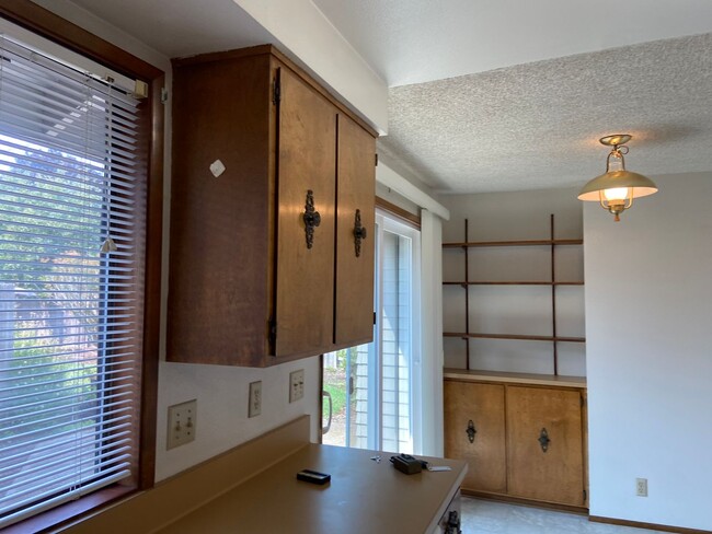 Building Photo - 2772el