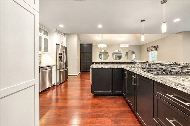 Building Photo - 15739 Fleetwood Oaks Dr