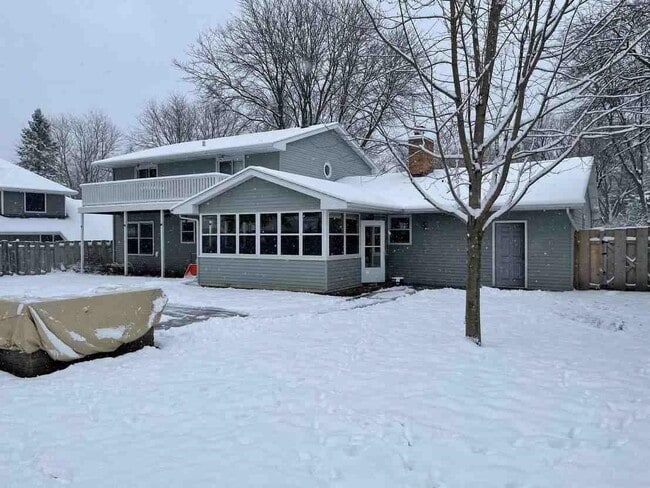 Building Photo - 7618 Westchester Dr