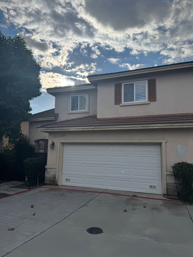 Building Photo - 13358 Ramona Blvd