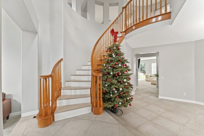 Building Photo - "Charming 4-Bedroom Santa Clarita Home with Fireplace – Spacious 2,623 Sq. Ft. Retreat!"