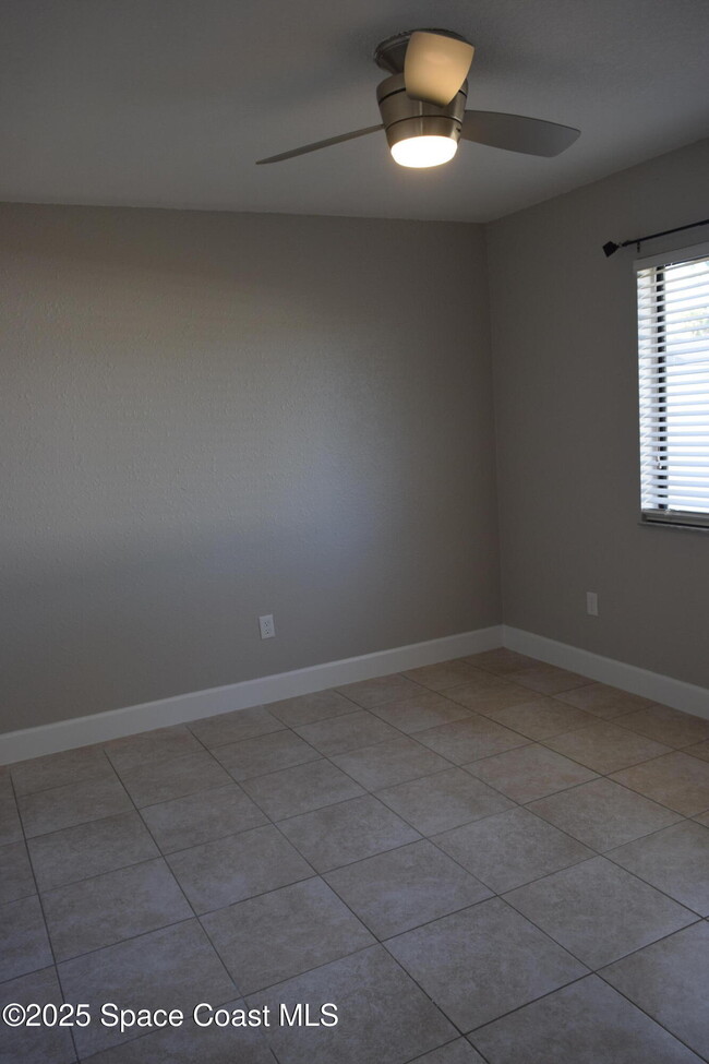 Building Photo - 1657 Norwood St NE