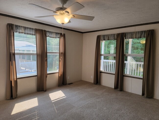 Building Photo - 146 Apollo Ave