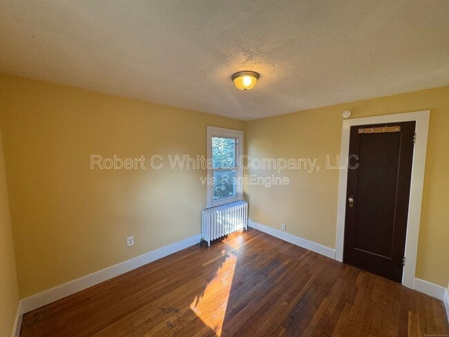 Building Photo - 106 Day St