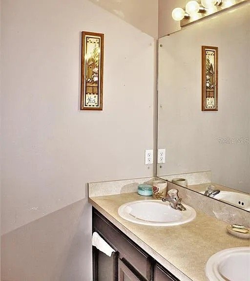 Building Photo - 1021 Hacienda Cir