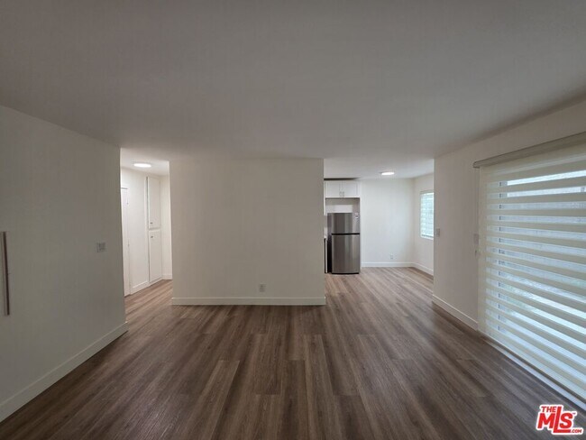 Building Photo - 517 N Francisca Ave