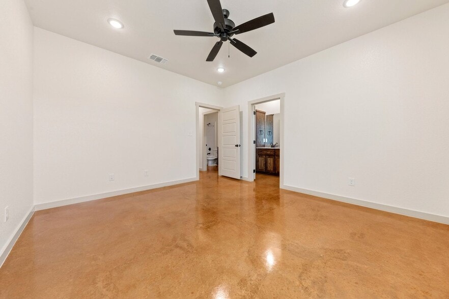 Building Photo - 1918 Caspian Trl