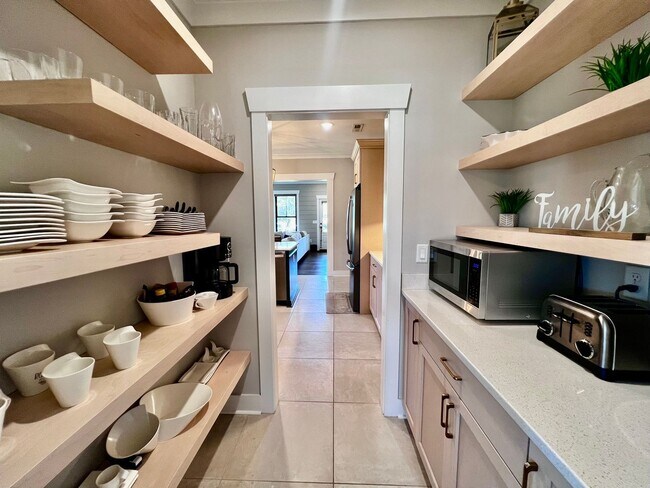 Building Photo - Gorgeous Home on Walkers Ferry Lane in The...