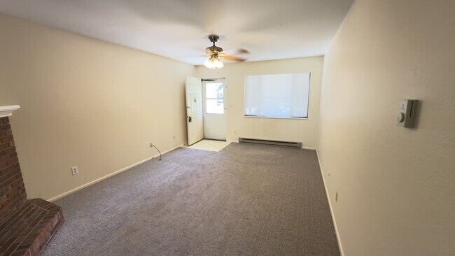 Building Photo - 2718 Sagebrush Dr