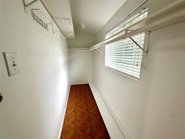 Building Photo - 5223 Schuler St