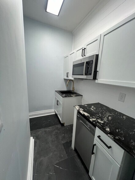 Building Photo - 1211 Madison St