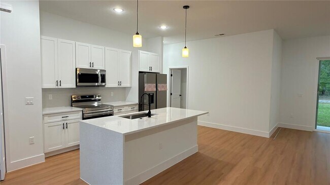 Building Photo - 7250 N Freeport Cir