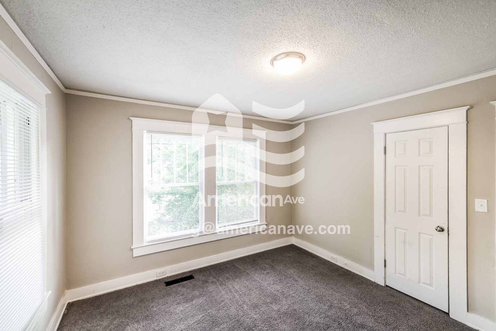 Building Photo - 8214 8th Ave S