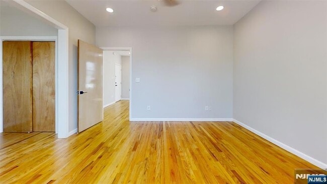 Building Photo - 11 Schuyler Ct