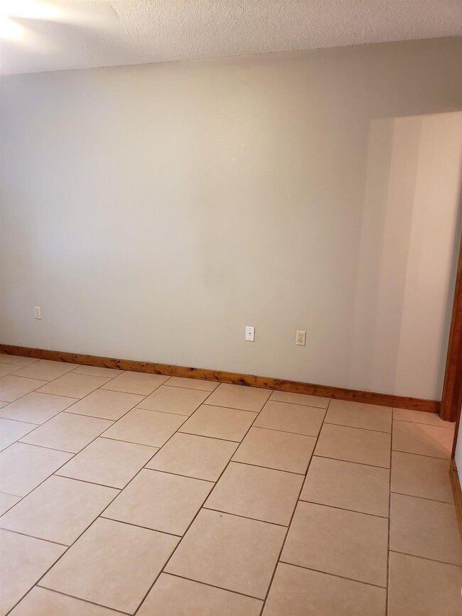Building Photo - 431 Cactus St