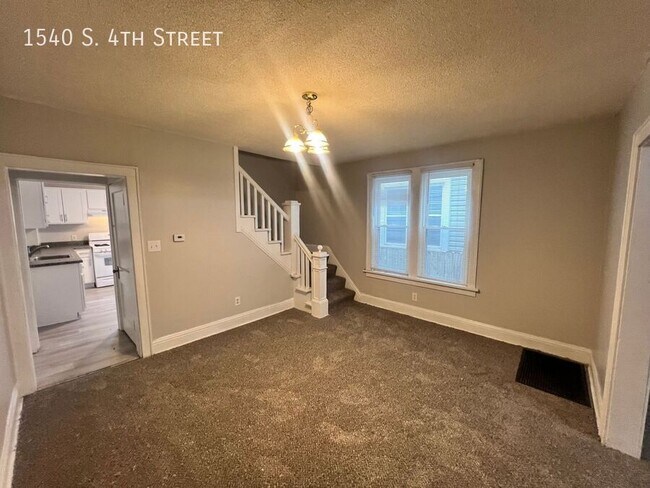 Building Photo - 1540 S 4th St