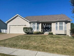 Building Photo - COMING SOON - Lovely Ranch in Stone Meadows with Fenced Backyard