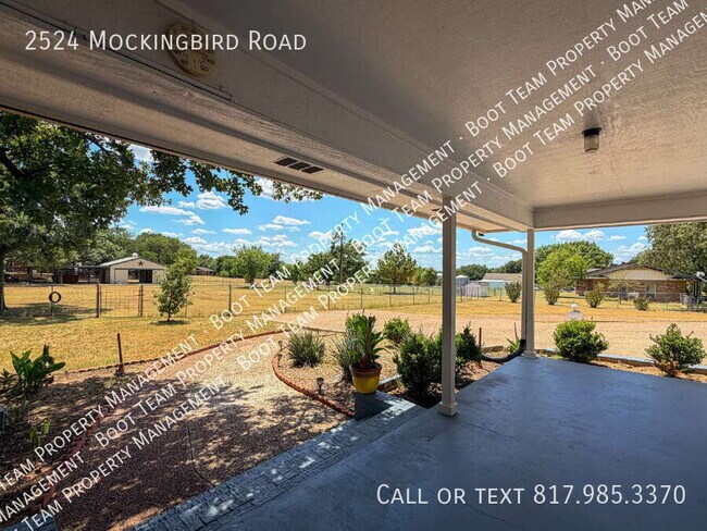 Building Photo - 2524 Mockingbird Rd