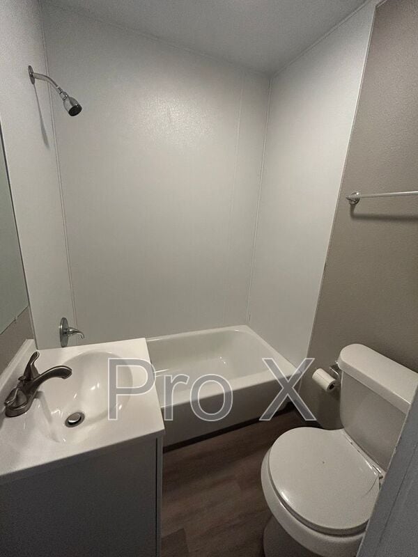 Building Photo - 316 E Park St