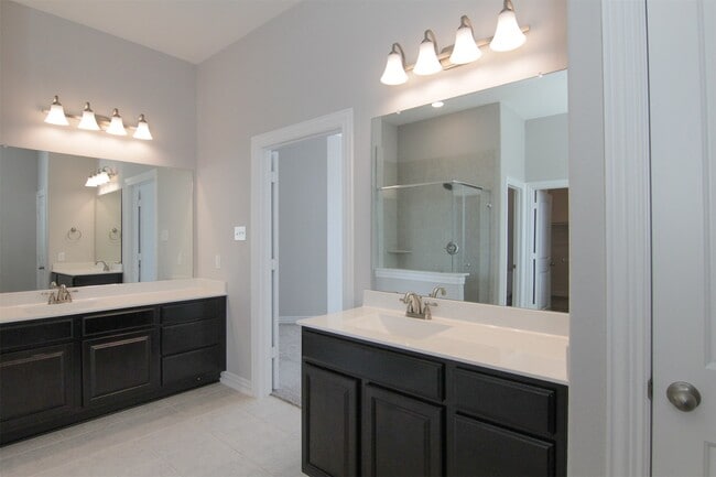 Building Photo - 31811 Dunham Lake Dr