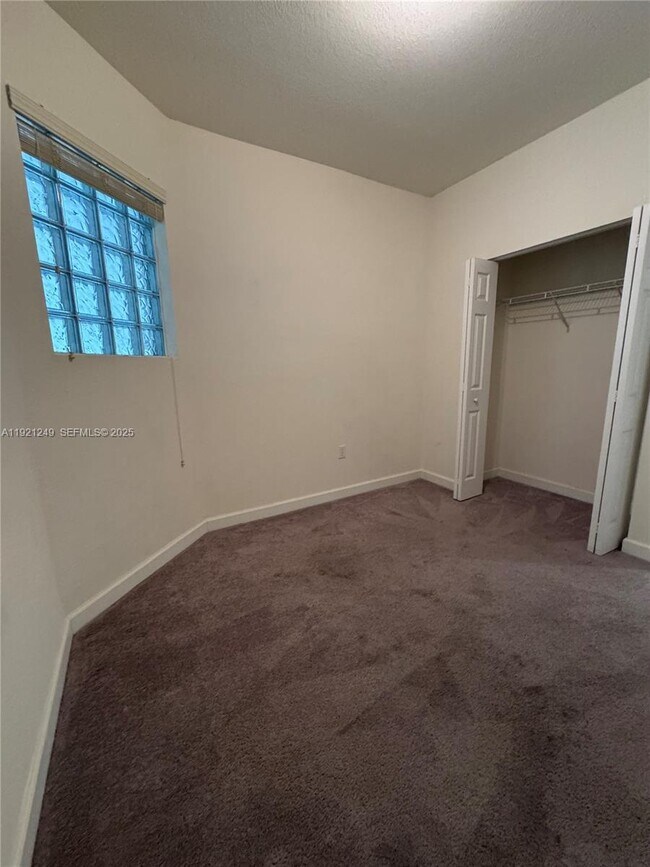 Building Photo - 10600 NW 88th St