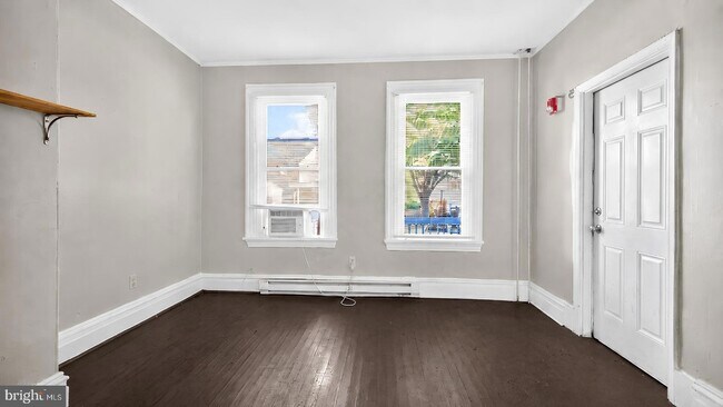 Building Photo - 40 S Governors Ave