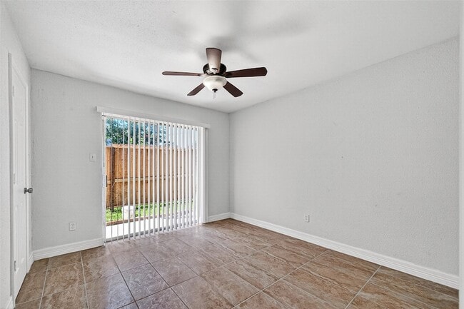 Building Photo - 2223 Courtney Ct