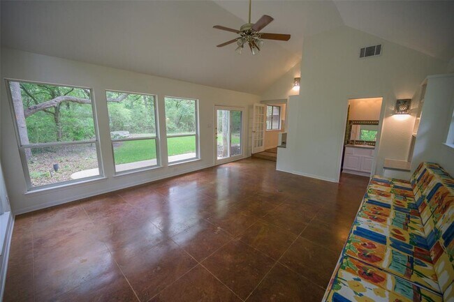 Building Photo - 6000 La Naranja Ln