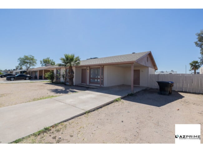 Building Photo - Charming 3/2 Peoria House - Comfort &amp; Convenience!
