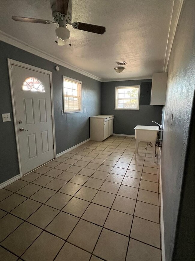 Building Photo - 1724 N Lee St