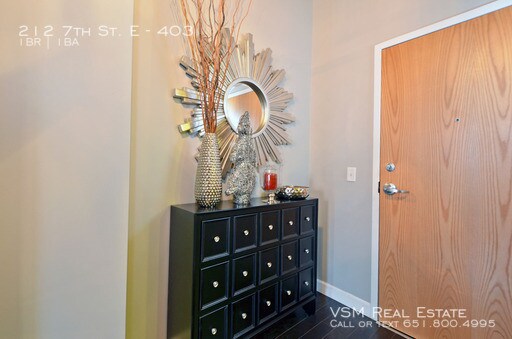 Building Photo - Amazing 1 Bedroom Loft in Lowertown!!!